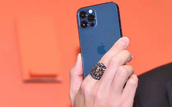 赛罕苹果手机维修分享iPhone12系列重启方法教程 